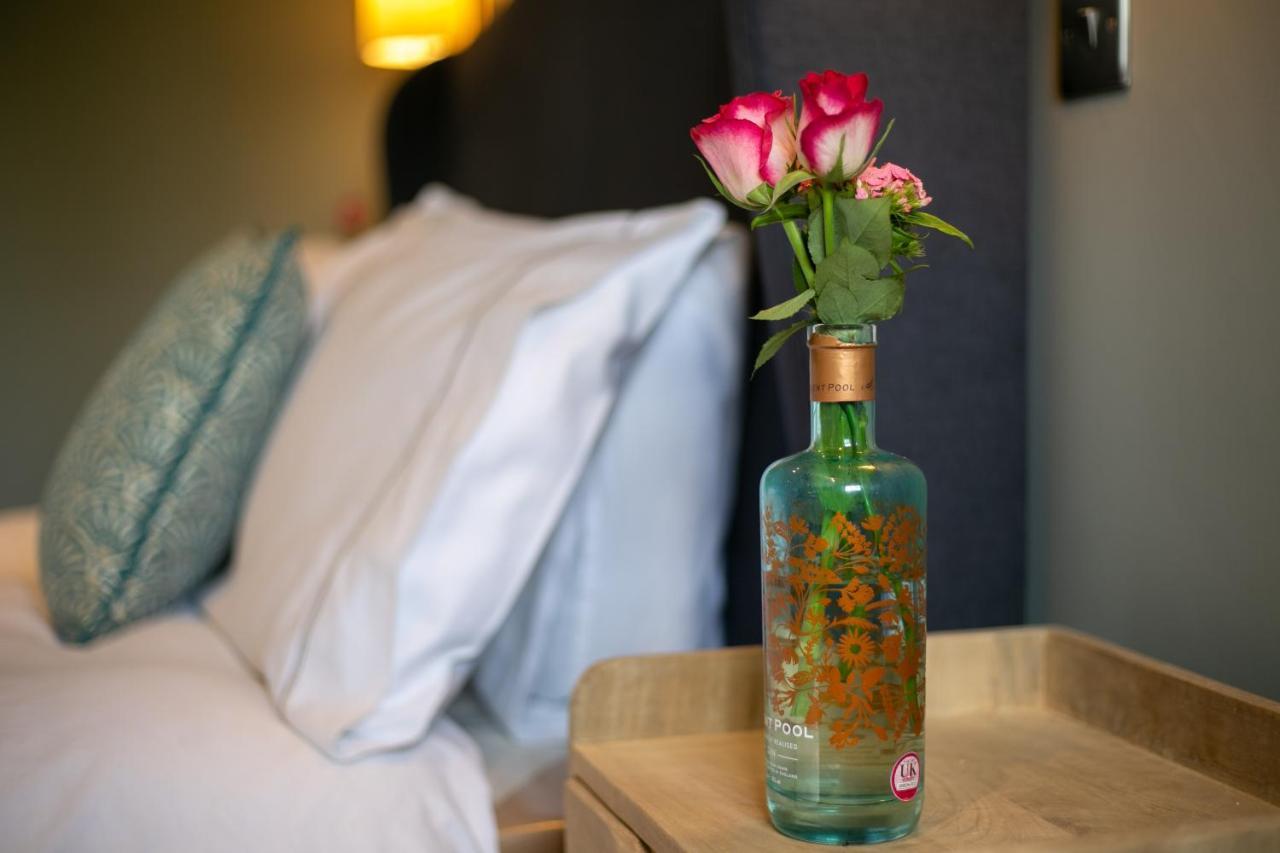 The Cowdray Arms Bed & Breakfast Worth  Exterior photo