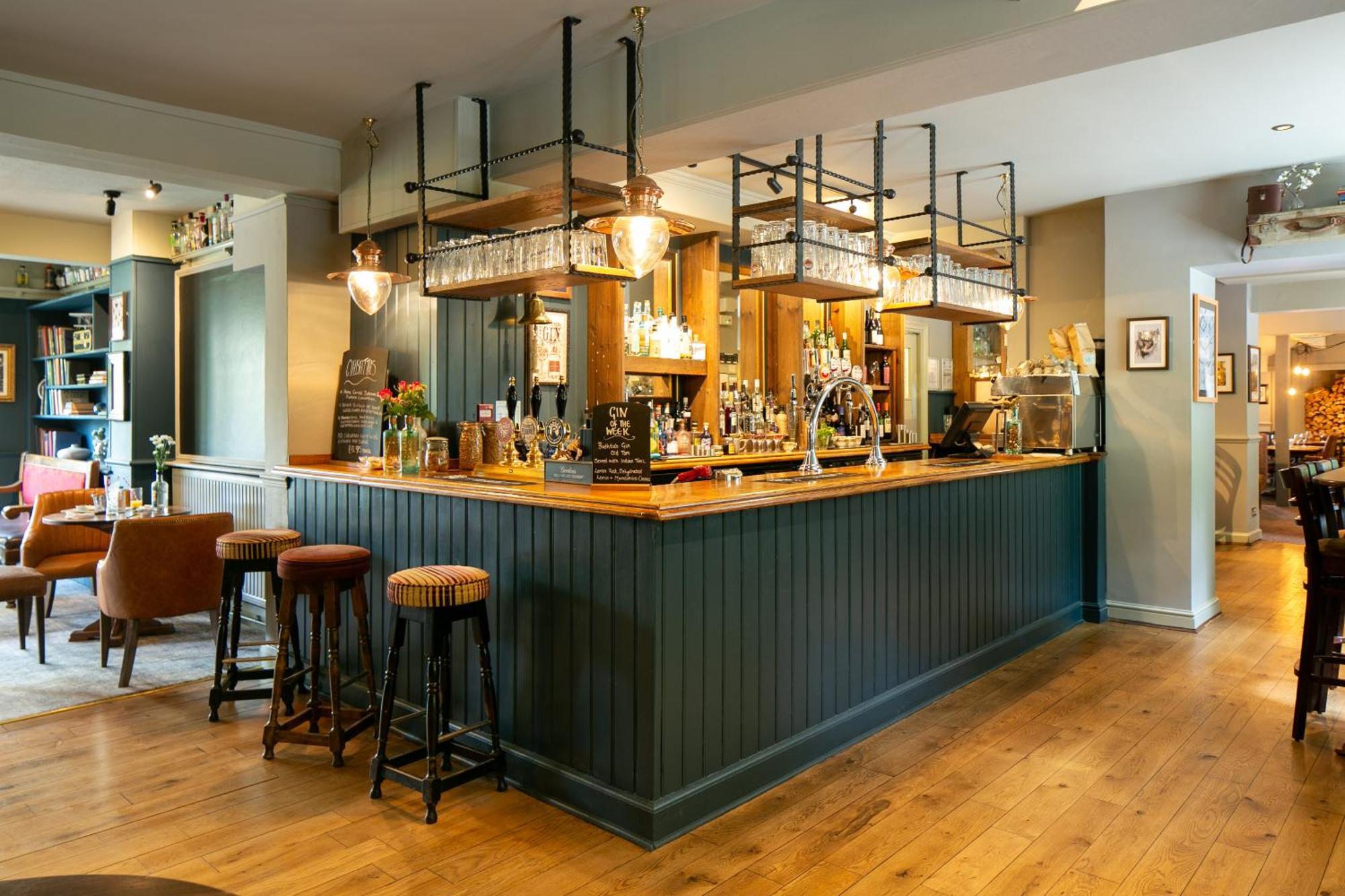 The Cowdray Arms Bed & Breakfast Worth  Exterior photo