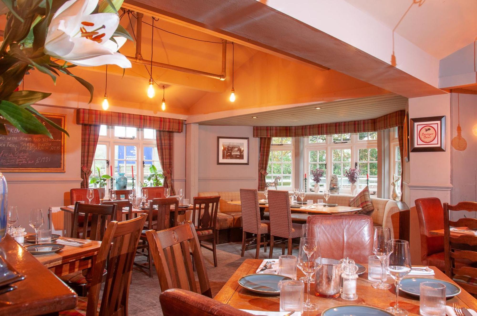 The Cowdray Arms Bed & Breakfast Worth  Exterior photo
