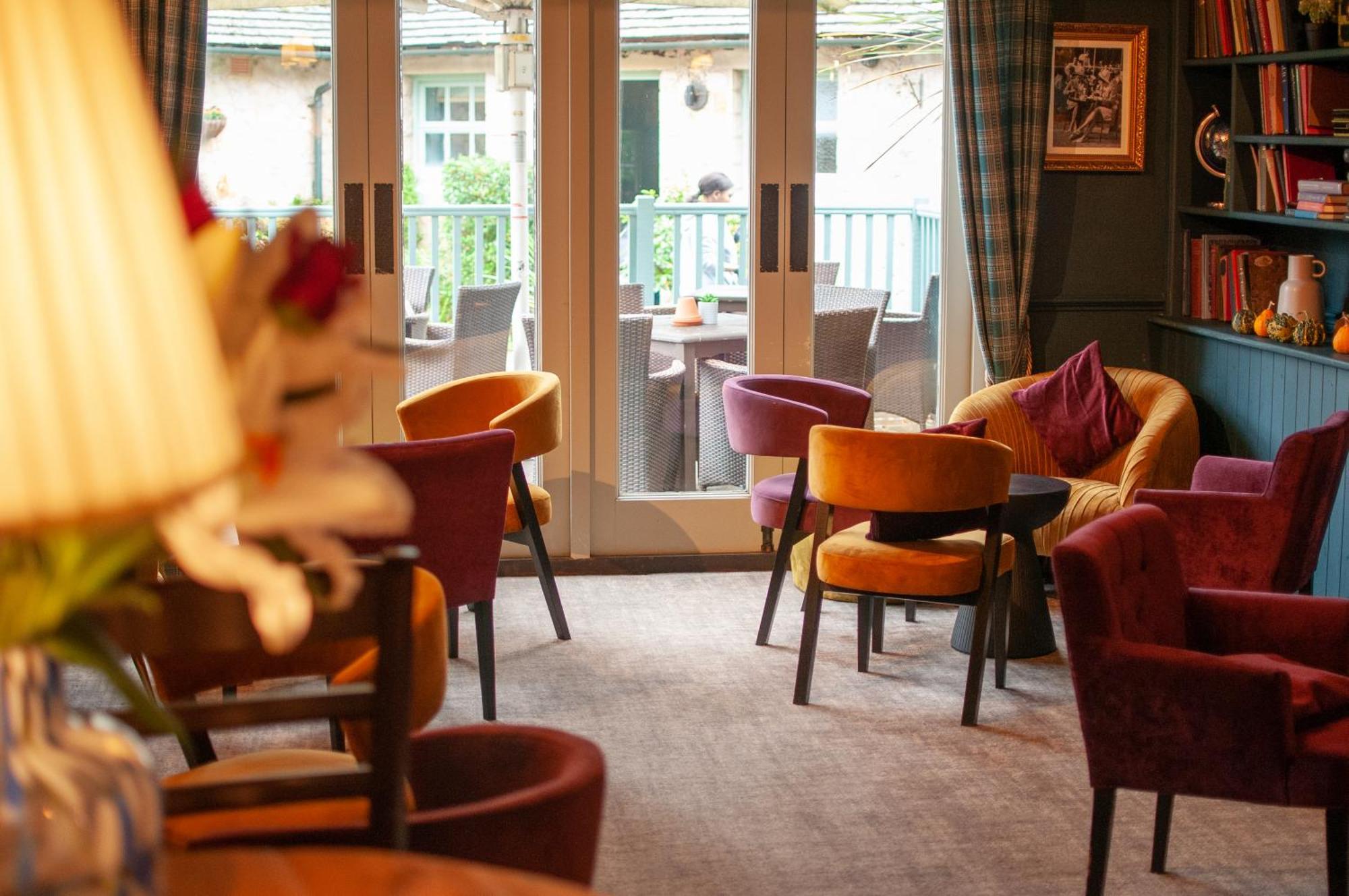 The Cowdray Arms Bed & Breakfast Worth  Exterior photo