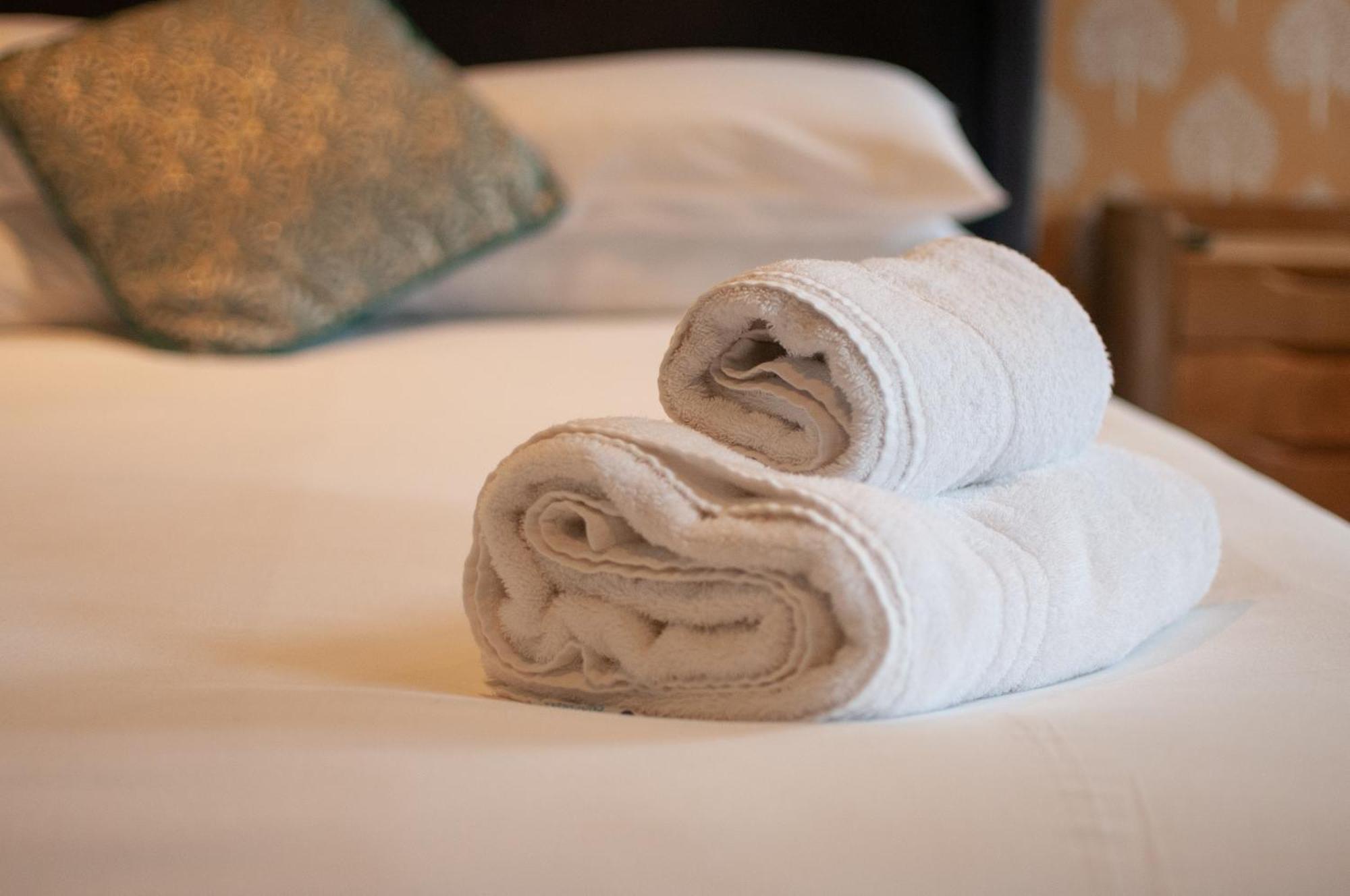The Cowdray Arms Bed & Breakfast Worth  Exterior photo