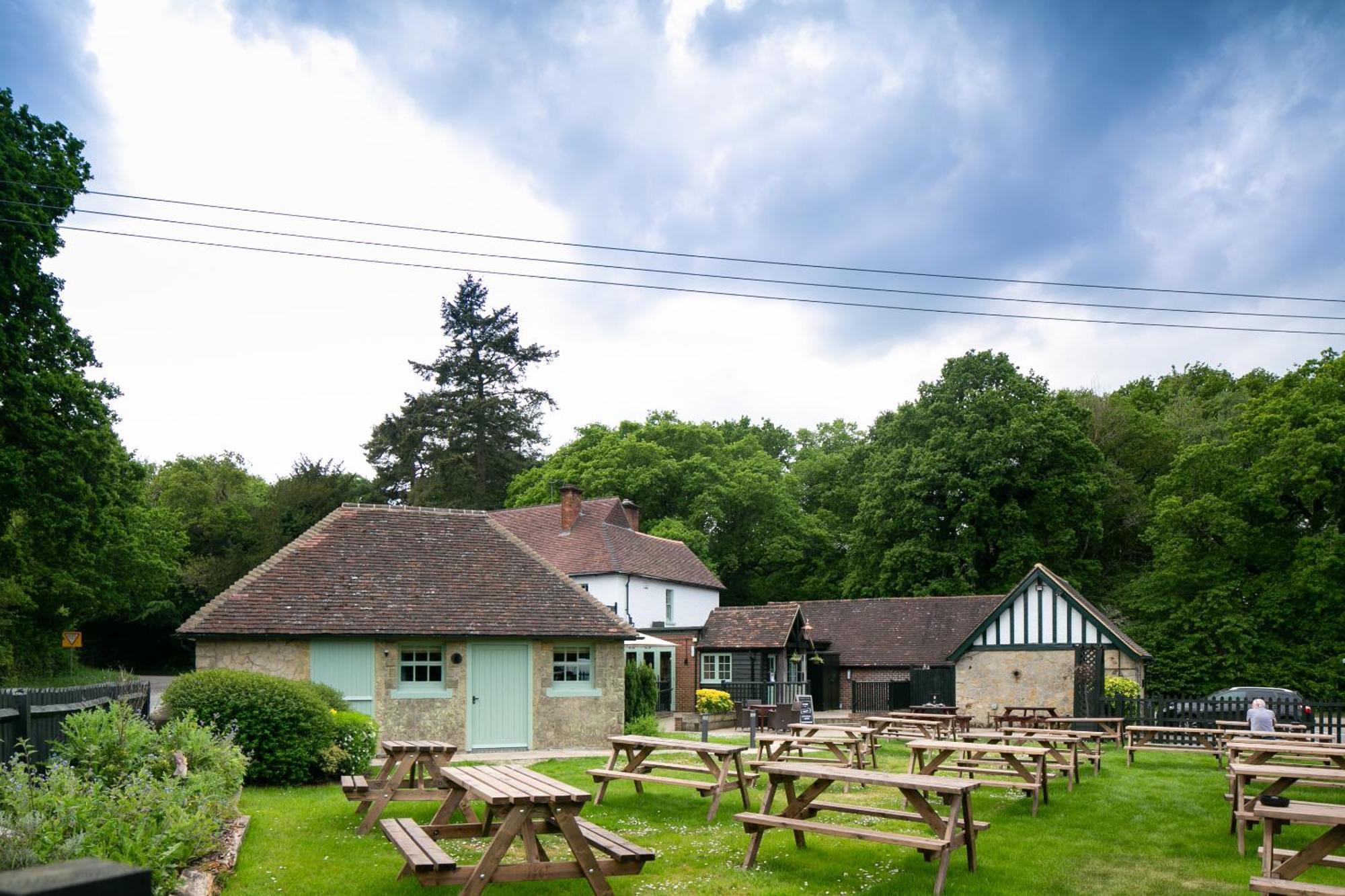 The Cowdray Arms Bed & Breakfast Worth  Exterior photo